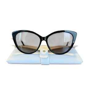 Chic Black Sunglasses